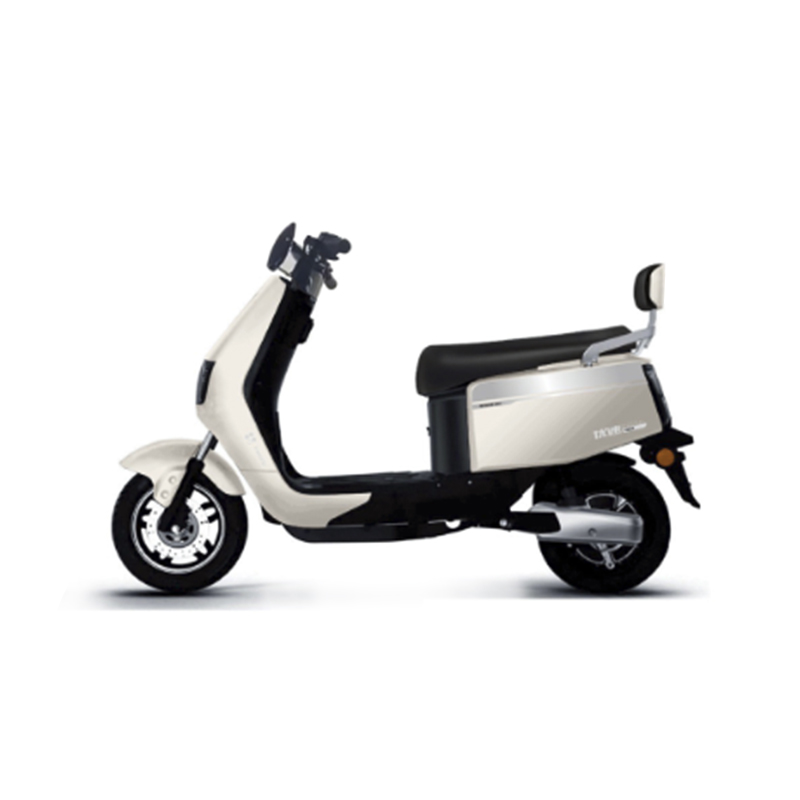 Yousu E10-15, električni skuter s motorom marke 215-27H 800 W, kontrolerom marke 12 cijevi 32A, gumama marke 3.00-10, diskom od 180 mm, bešavnim prstenom zupčanika koji apsorbira udarce i višenamjenskom HD nadzornom pločom